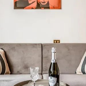 Hostly-Maison L'Arancio-Large House Near The Tower